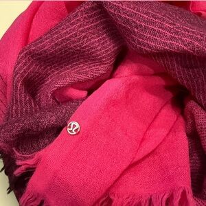 New lululemon athletica Fuchsia and Magenta Scarf